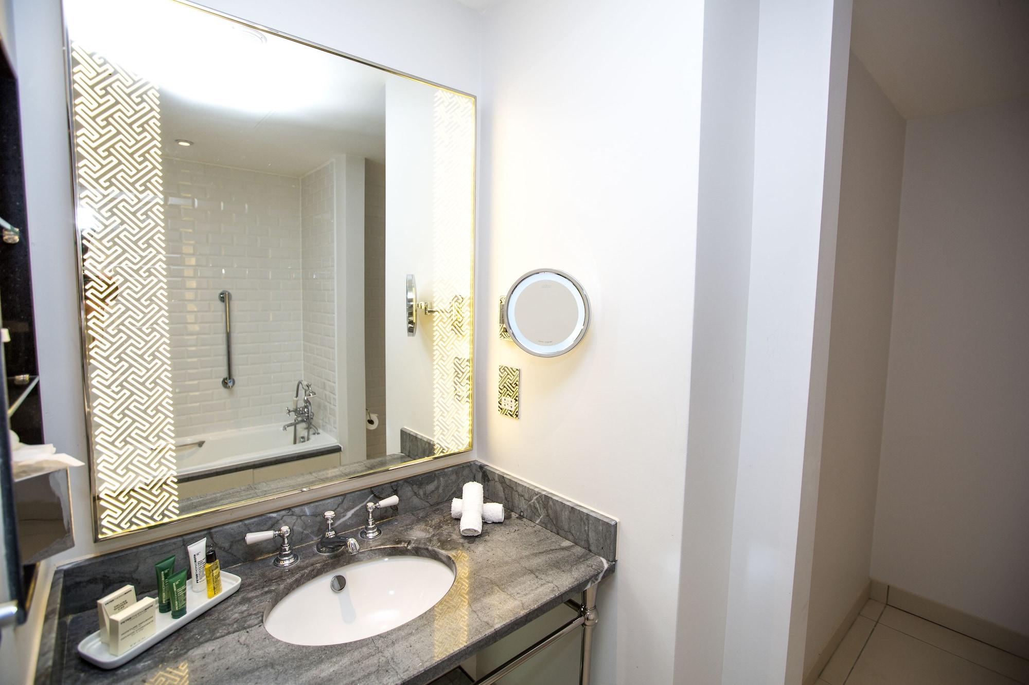 The Waldorf Hilton 4* Londra